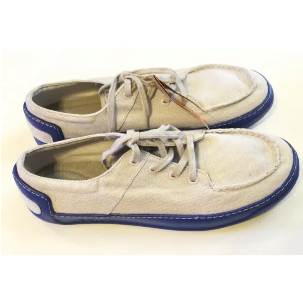 NWT CCIlU Men Super Light Weight Sneaker Men Gray Canvas W Blue Sole 13 Beach